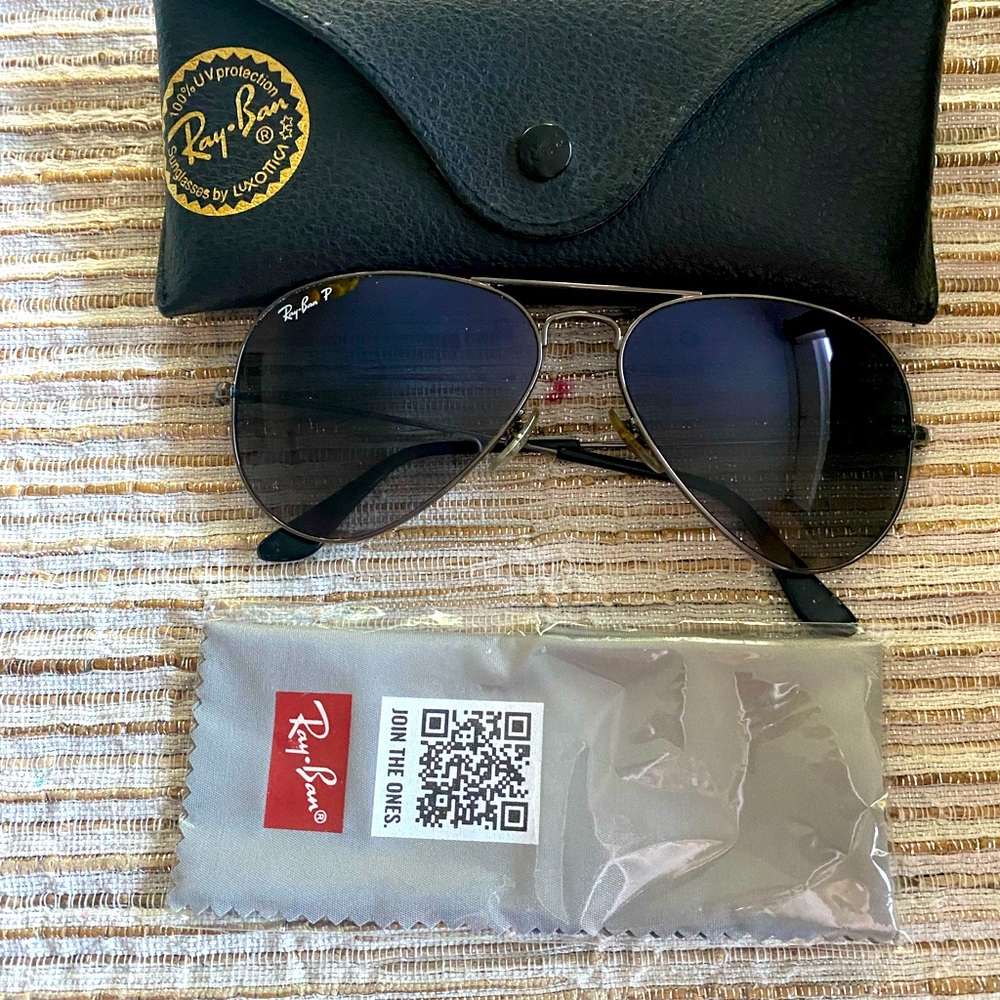 Ray-Ban Polarized Aviator Large Metal RB 3025 004/78 Gunmetal Frame Italy